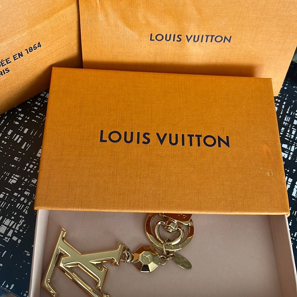 Louis Vuitton PTE Cles LV Facettes
